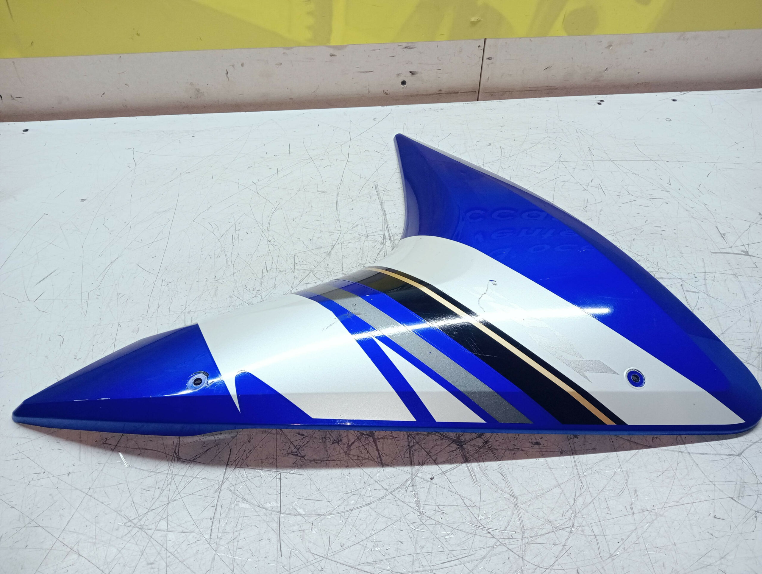 carénage latéral droit