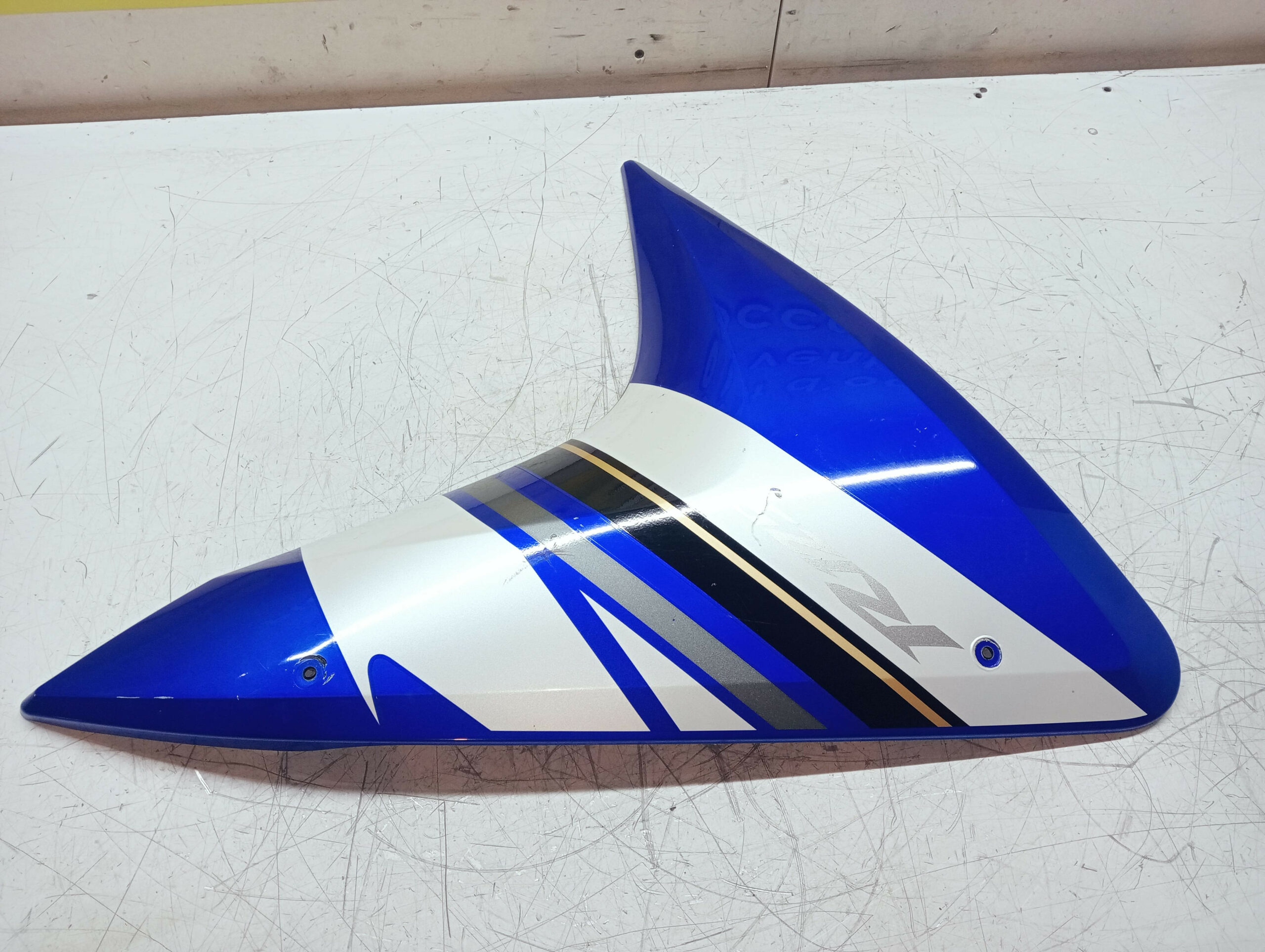 carénage latéral droit