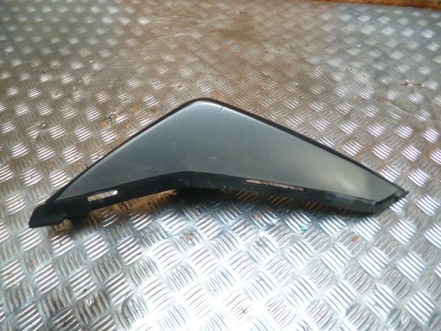 Cache arrière droit