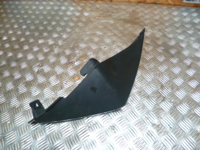 Cache arrière droit