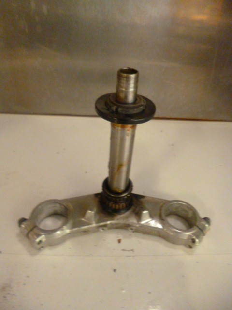 te de fourche inferieur