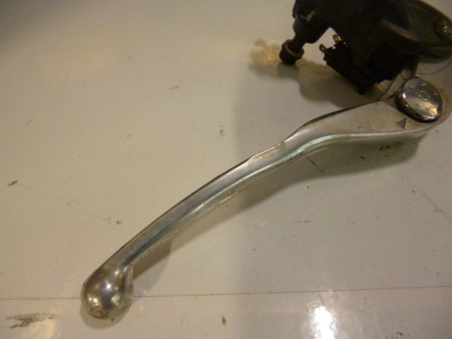 maître cylindre de freins