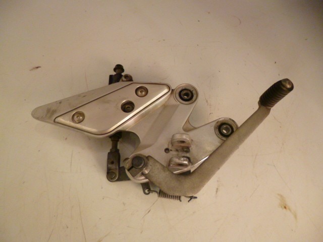 platine avant droite