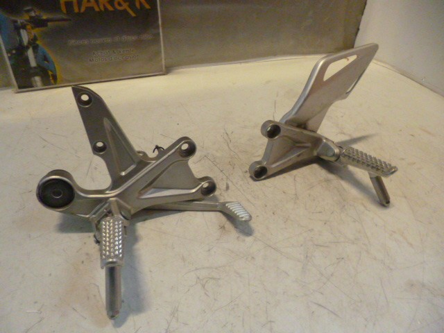 platines repose pied avant