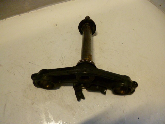 te de fourche inférieur