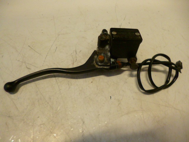 maître cylindre de frein avant