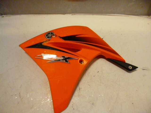 carénage latéral gauche (avant)