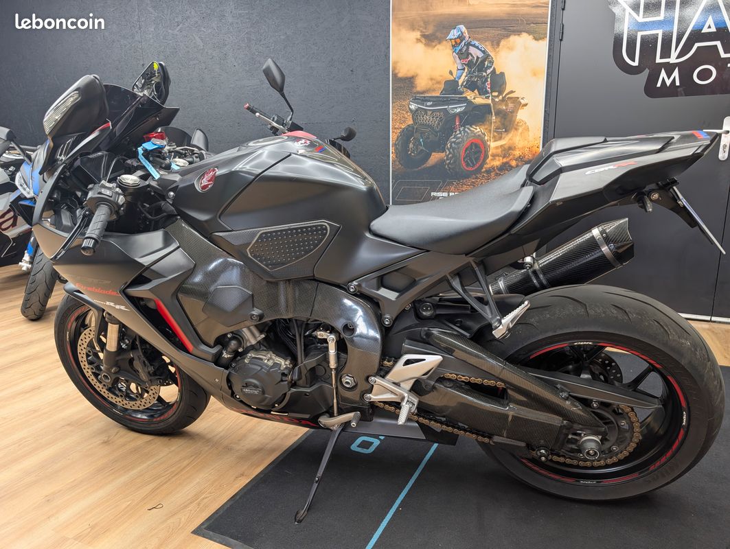 HONDA CBR 1000 RR