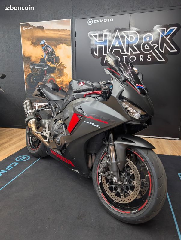 HONDA CBR 1000 RR