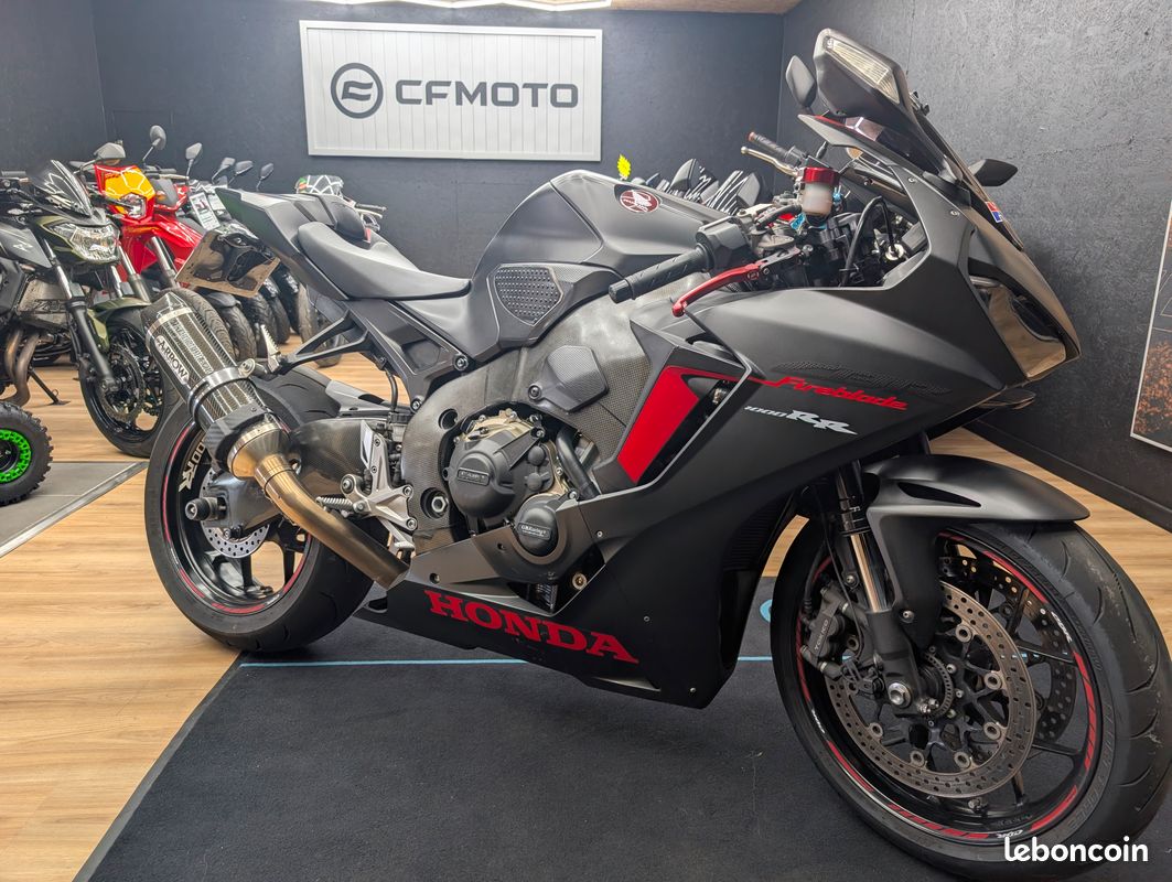 HONDA CBR 1000 RR