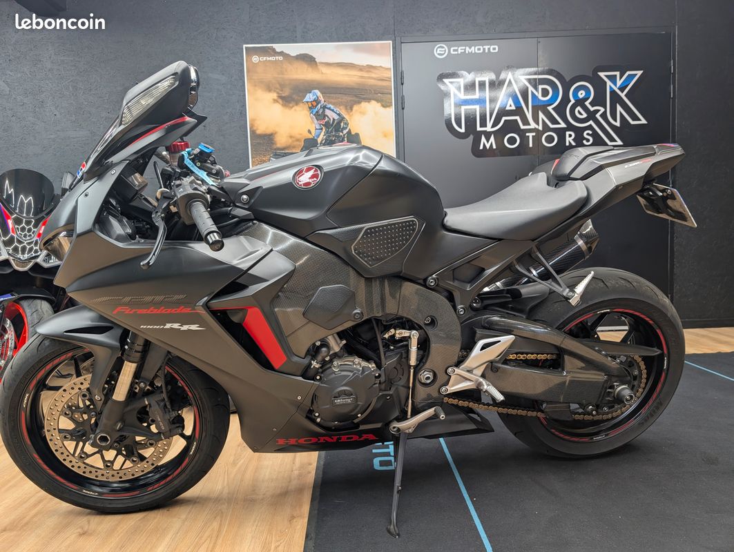 HONDA CBR 1000 RR