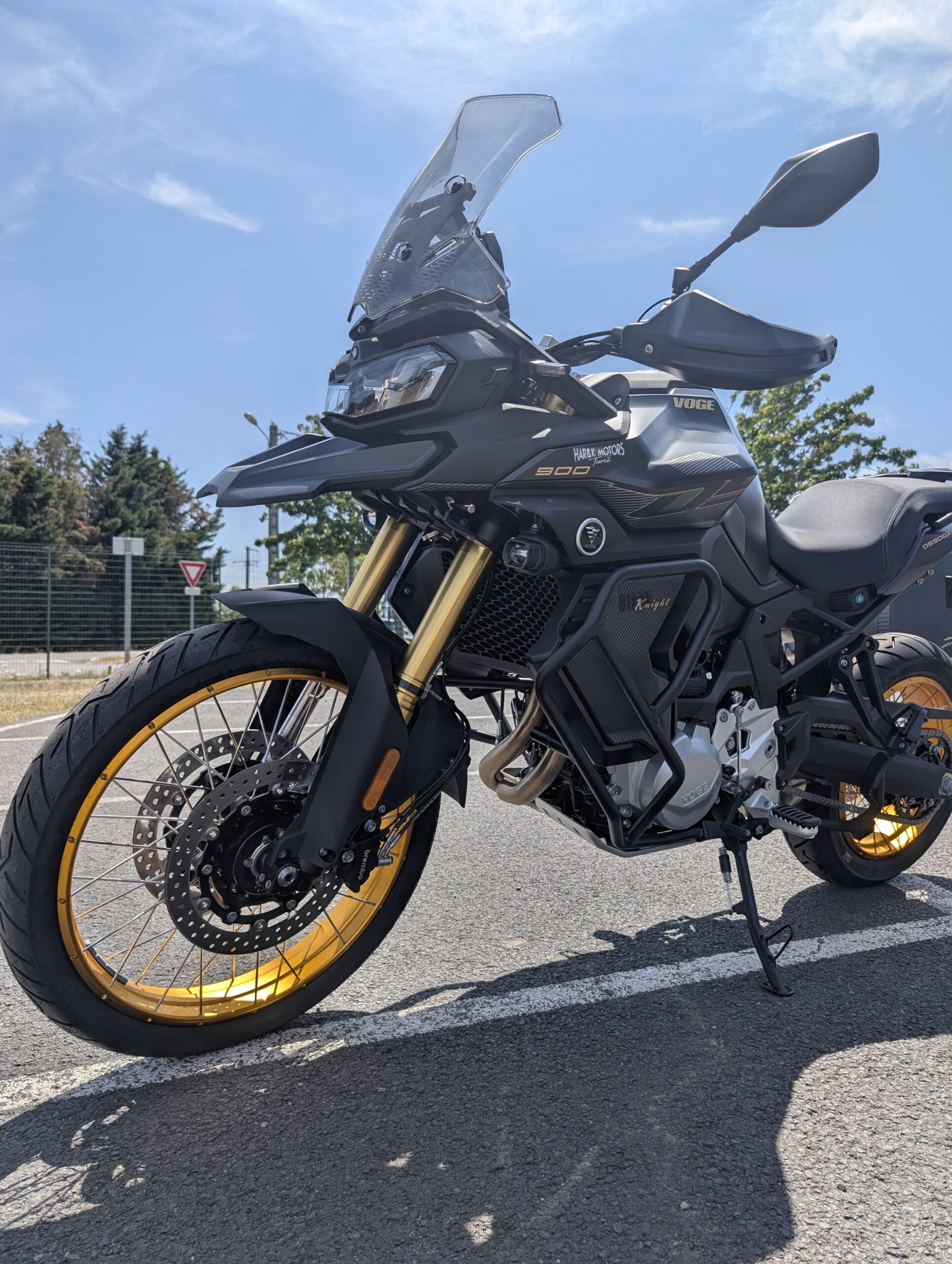VOGE 900 DSX