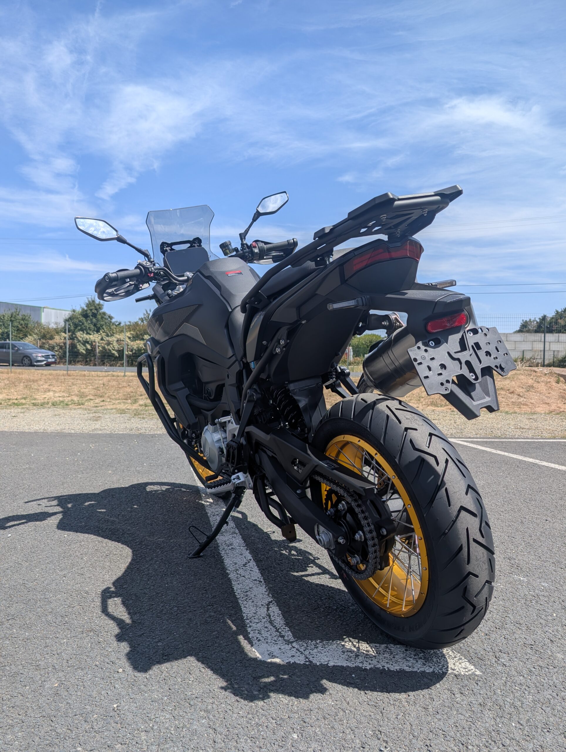 VOGE 900 DSX