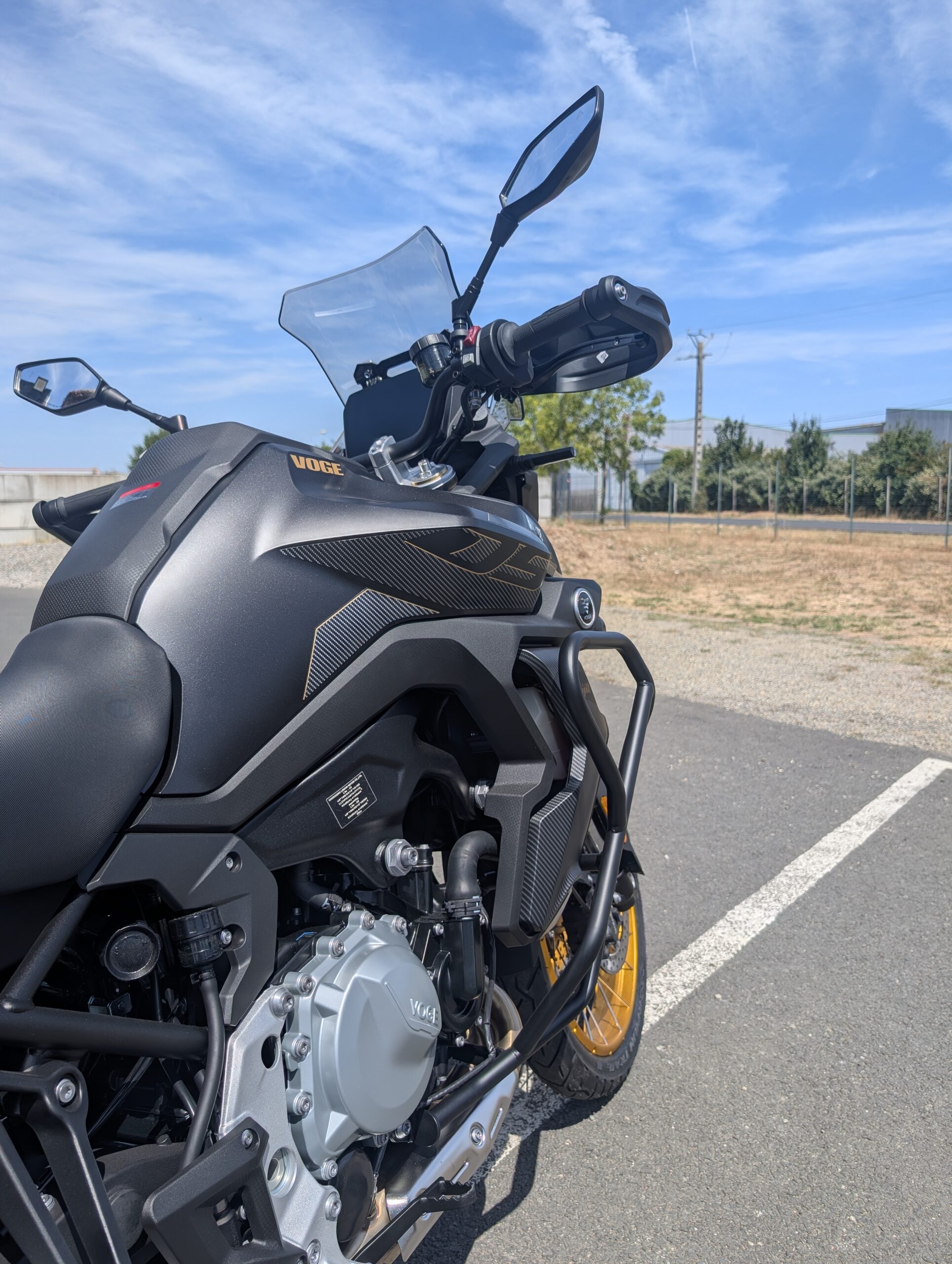 VOGE 900 DSX