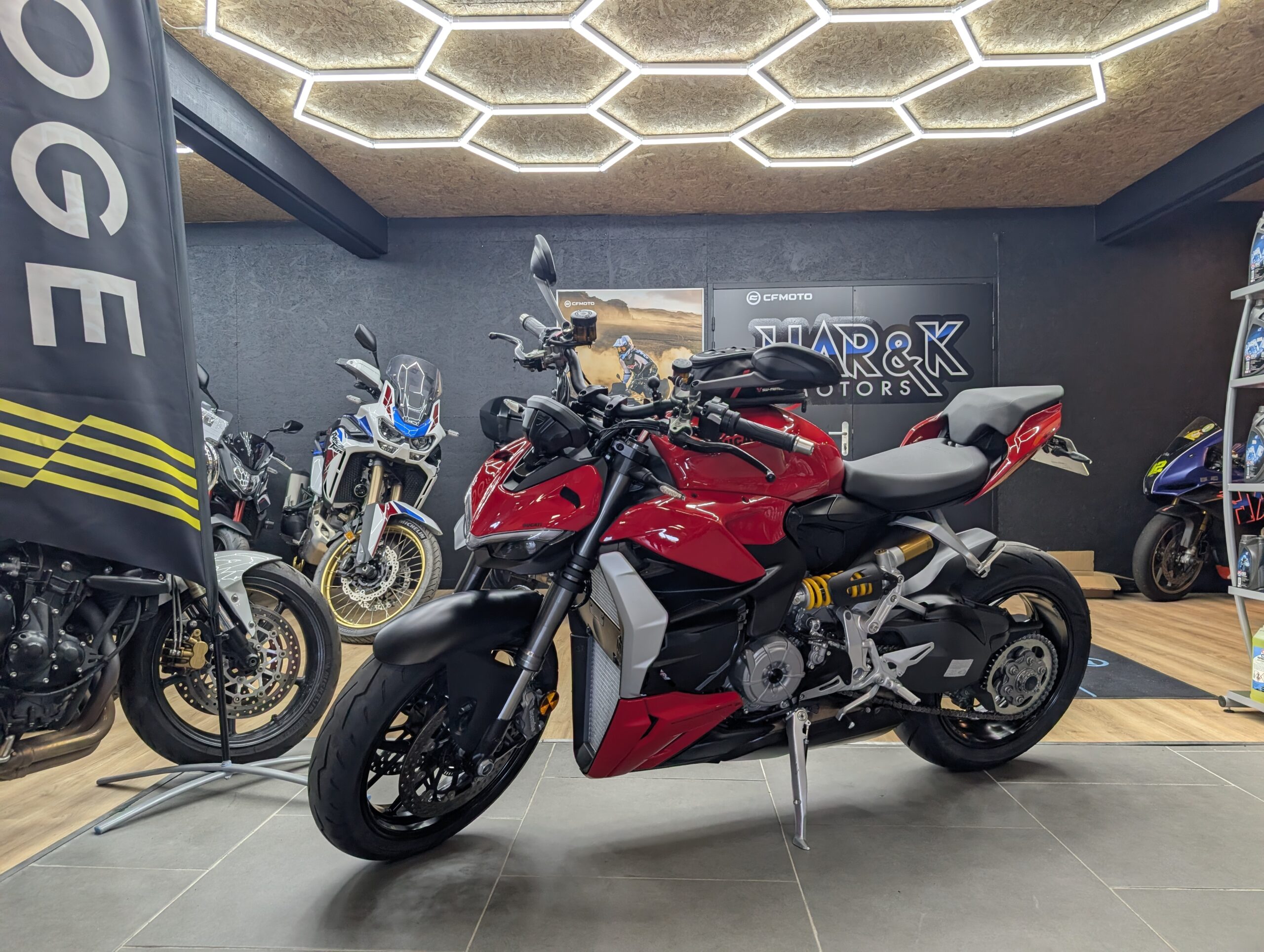 ducati streetfighter v2 955