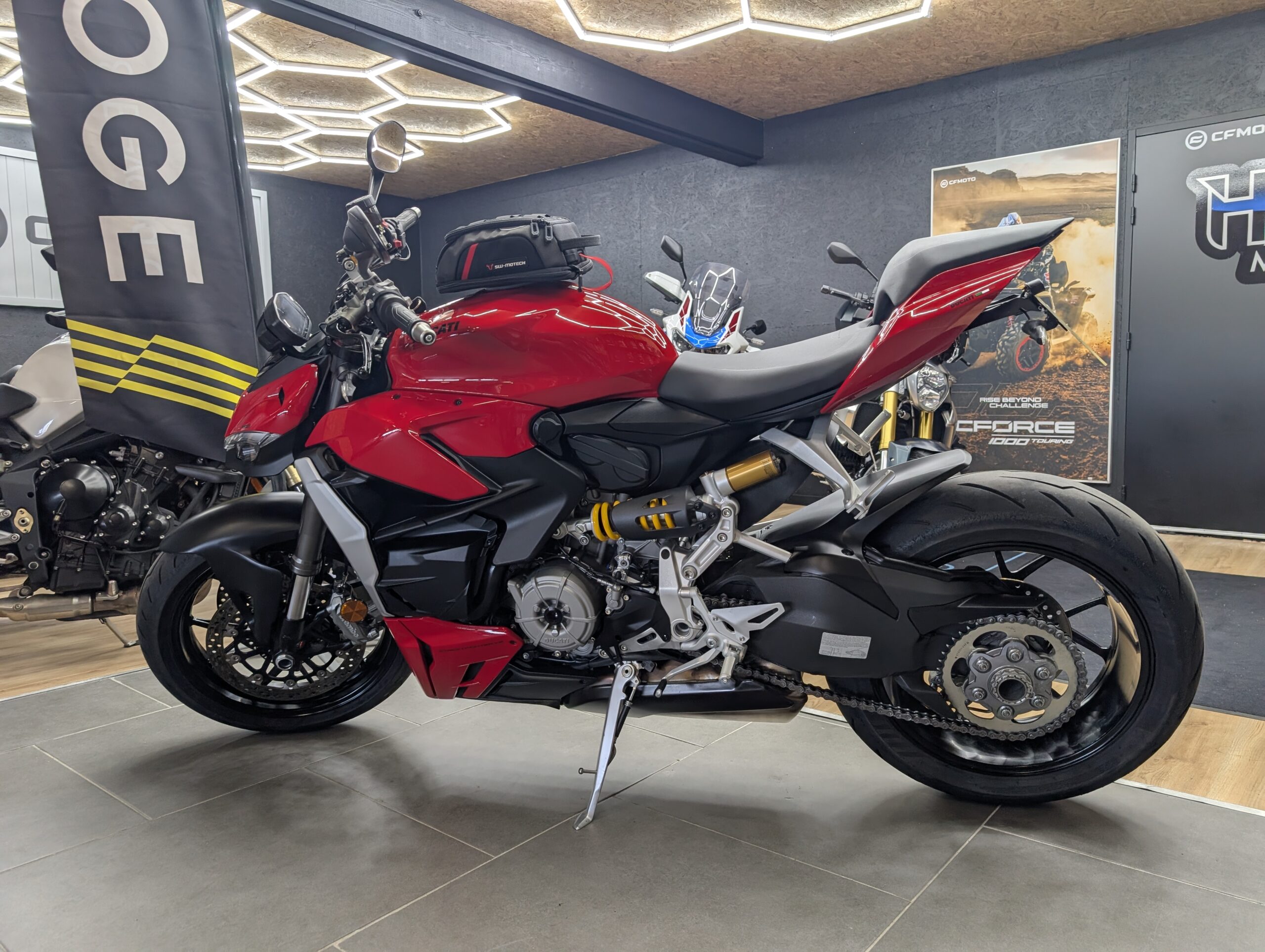 ducati streetfighter v2 955