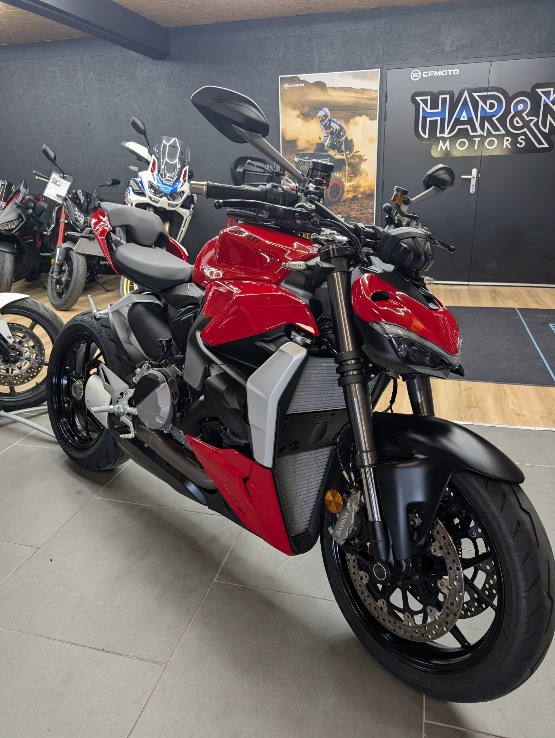 ducati streetfighter v2 955
